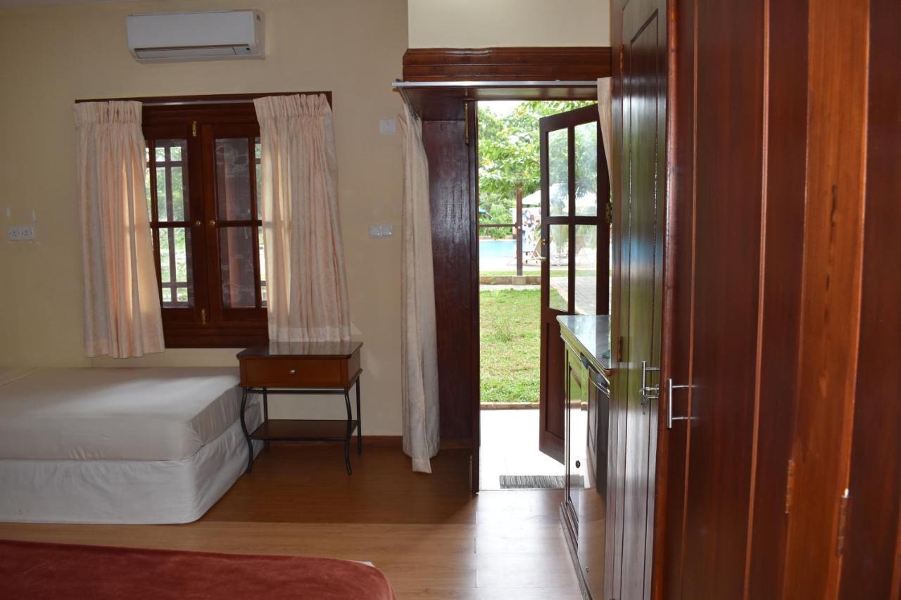 Hotel 4 U Saliya Garden Anuradhapura Exterior photo